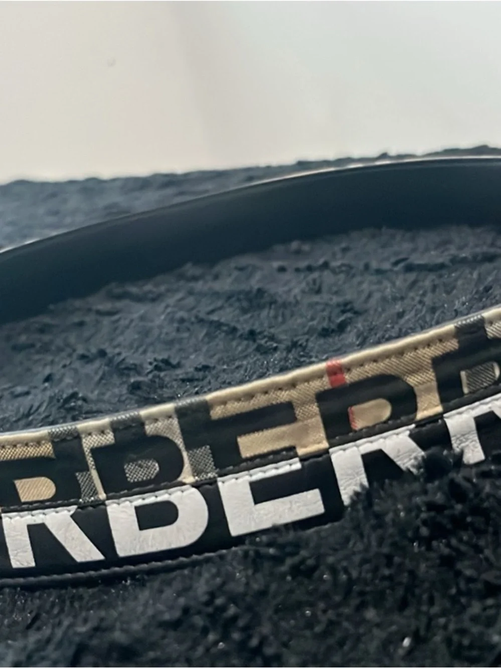 Burberry Black and Beige belt